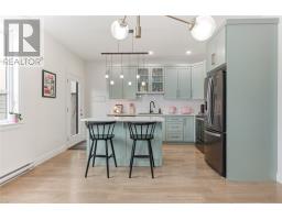72 Bennett Avenue thumbnail 18