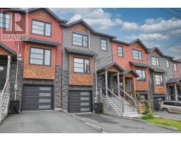 72 Bennett Avenue thumbnail 2