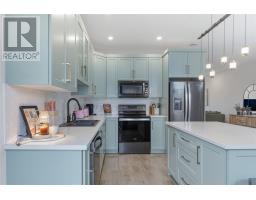 72 Bennett Avenue thumbnail 21