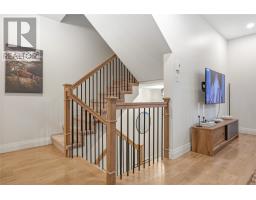 72 Bennett Avenue thumbnail 4