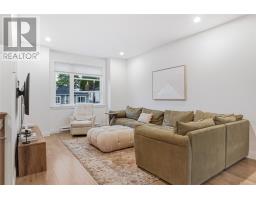 72 Bennett Avenue thumbnail 6