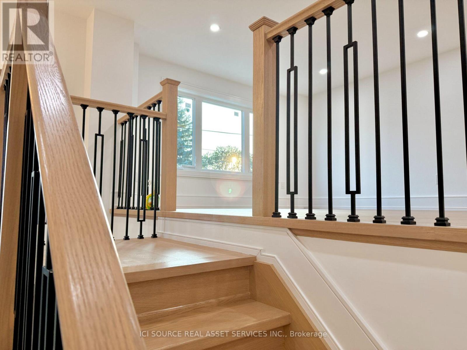 21 VANBRUGH AVENUE - 3