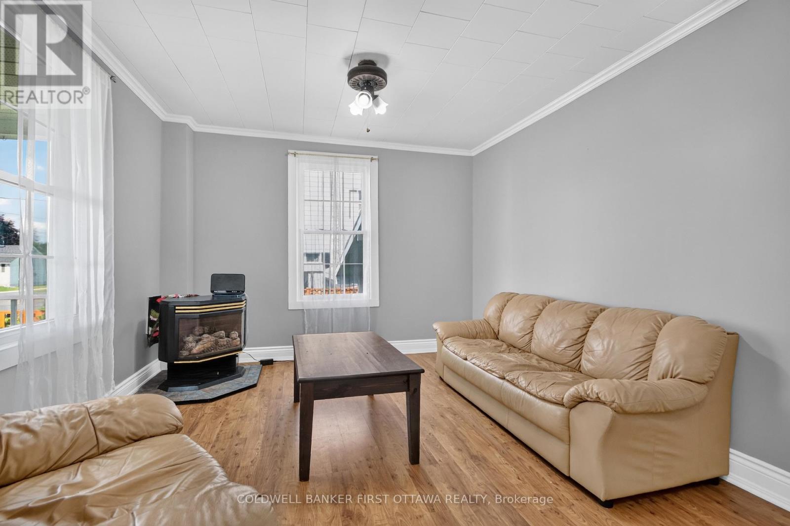 9 MAUD STREET - Image 11