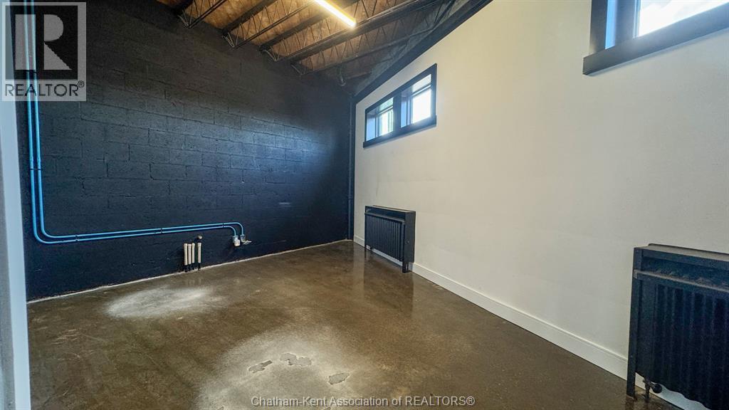146 Wellington STREET West Unit# Unit 2&3, Chatham — photo 35