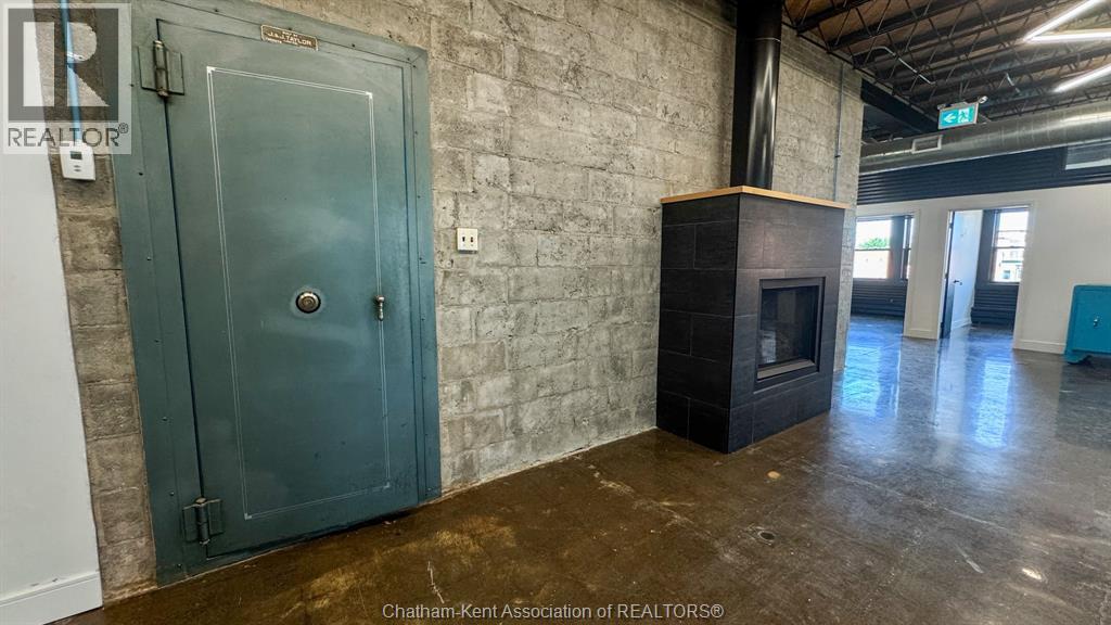 146 Wellington STREET West Unit# Unit 2&3, Chatham — photo 42
