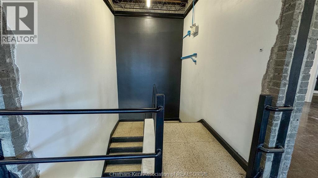 146 Wellington STREET West Unit# Unit 2&3, Chatham — photo 44