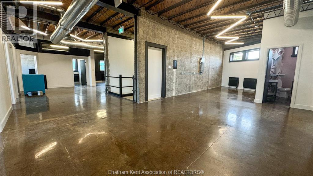 146 Wellington STREET West Unit# Unit 2&3, Chatham — photo 45