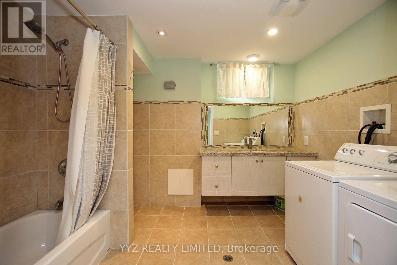 8 SNOWCREST AVENUE - 21