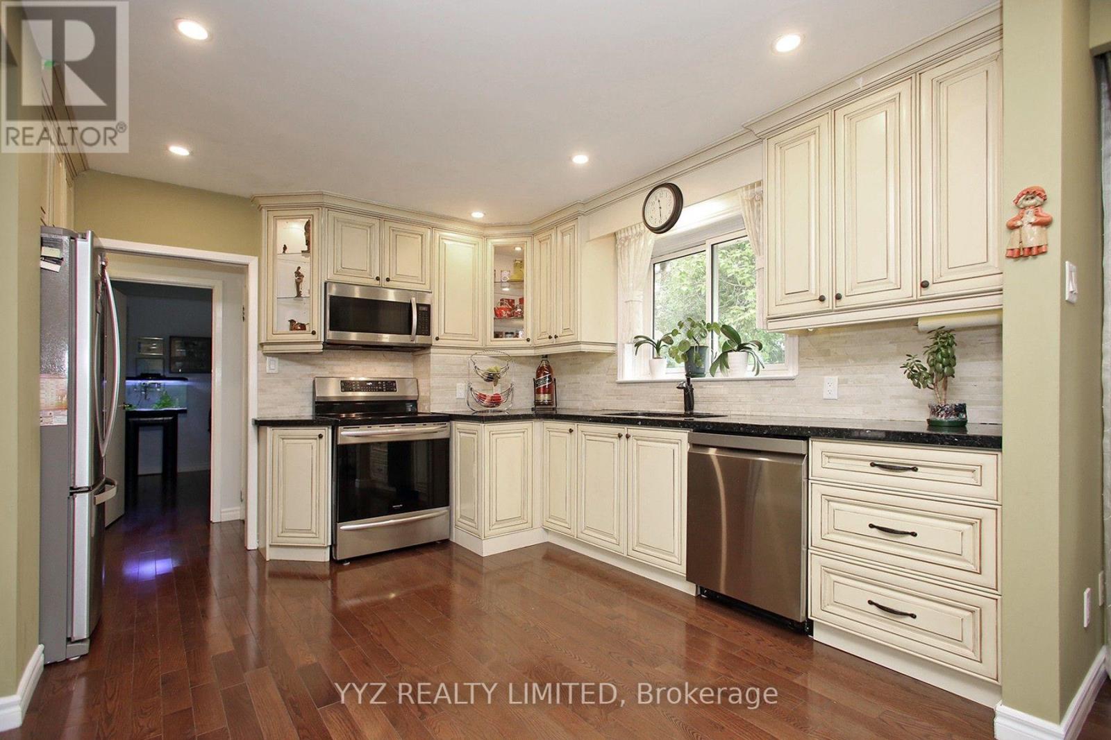 8 SNOWCREST AVENUE - 6