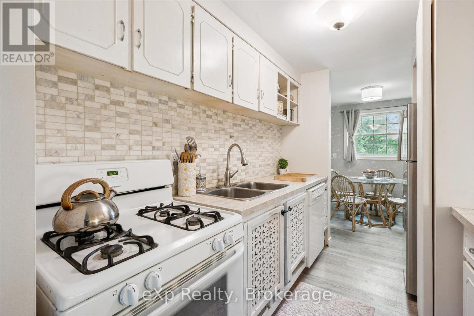 #16 383 EDINBURGH ROAD S - Image 12