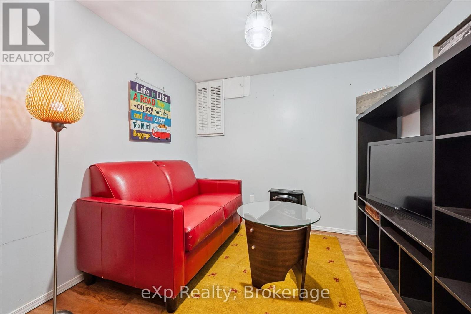 #16 383 EDINBURGH ROAD S - 24