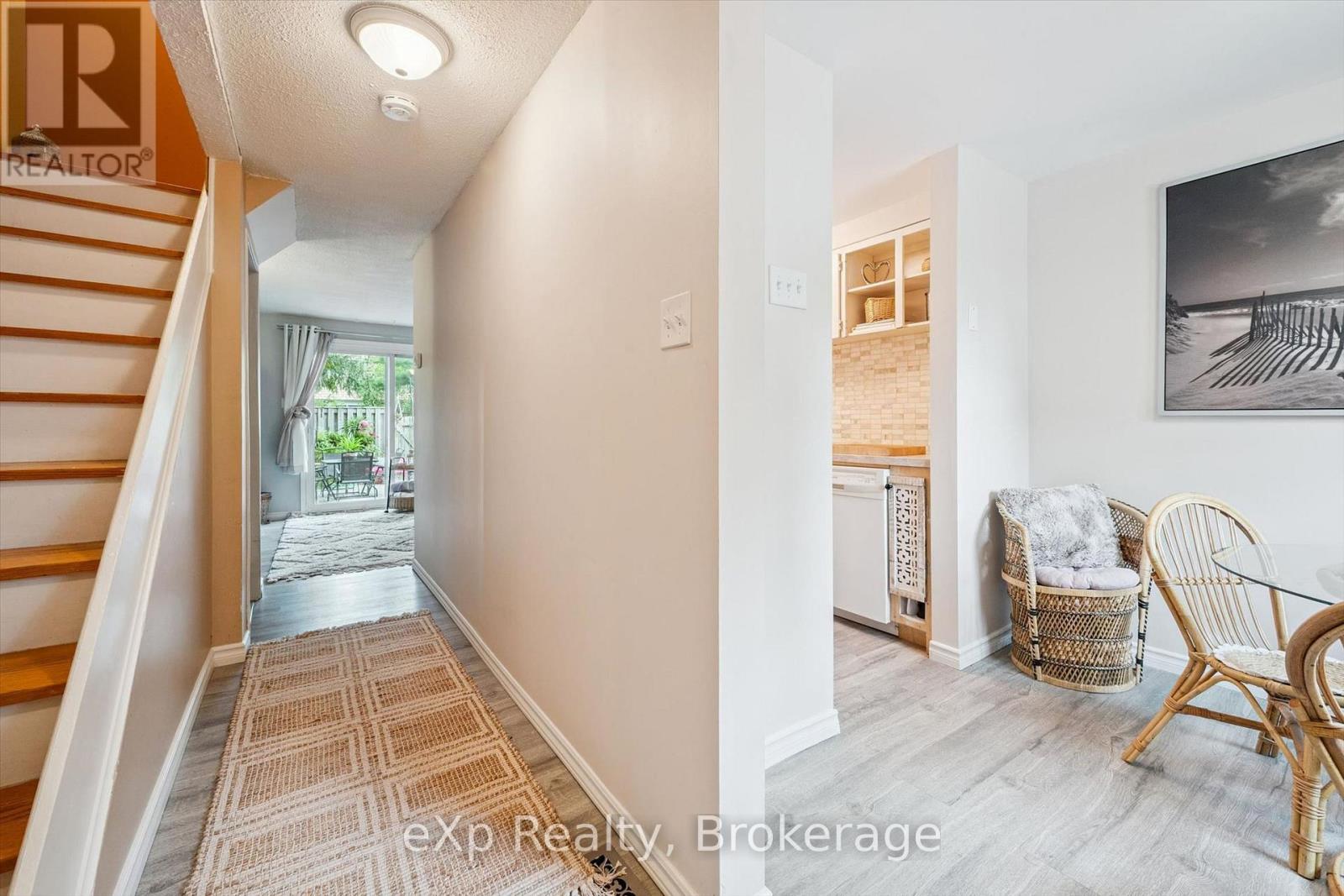 #16 383 EDINBURGH ROAD S - Image 6