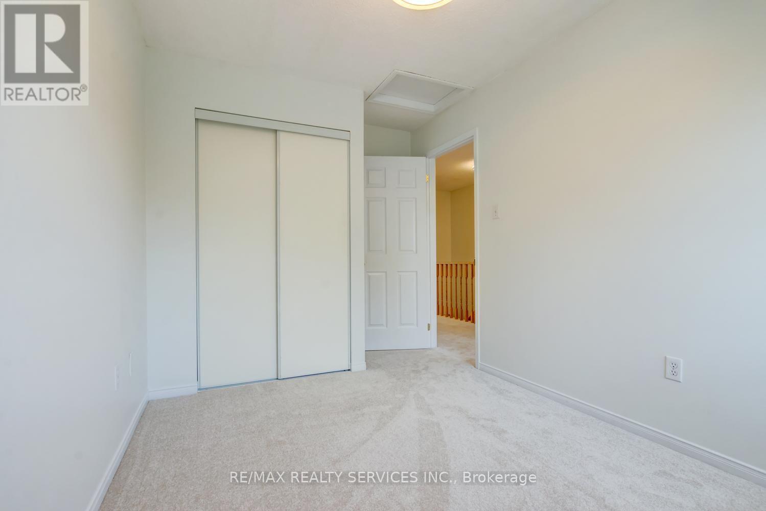 63 HERKES DRIVE - 23