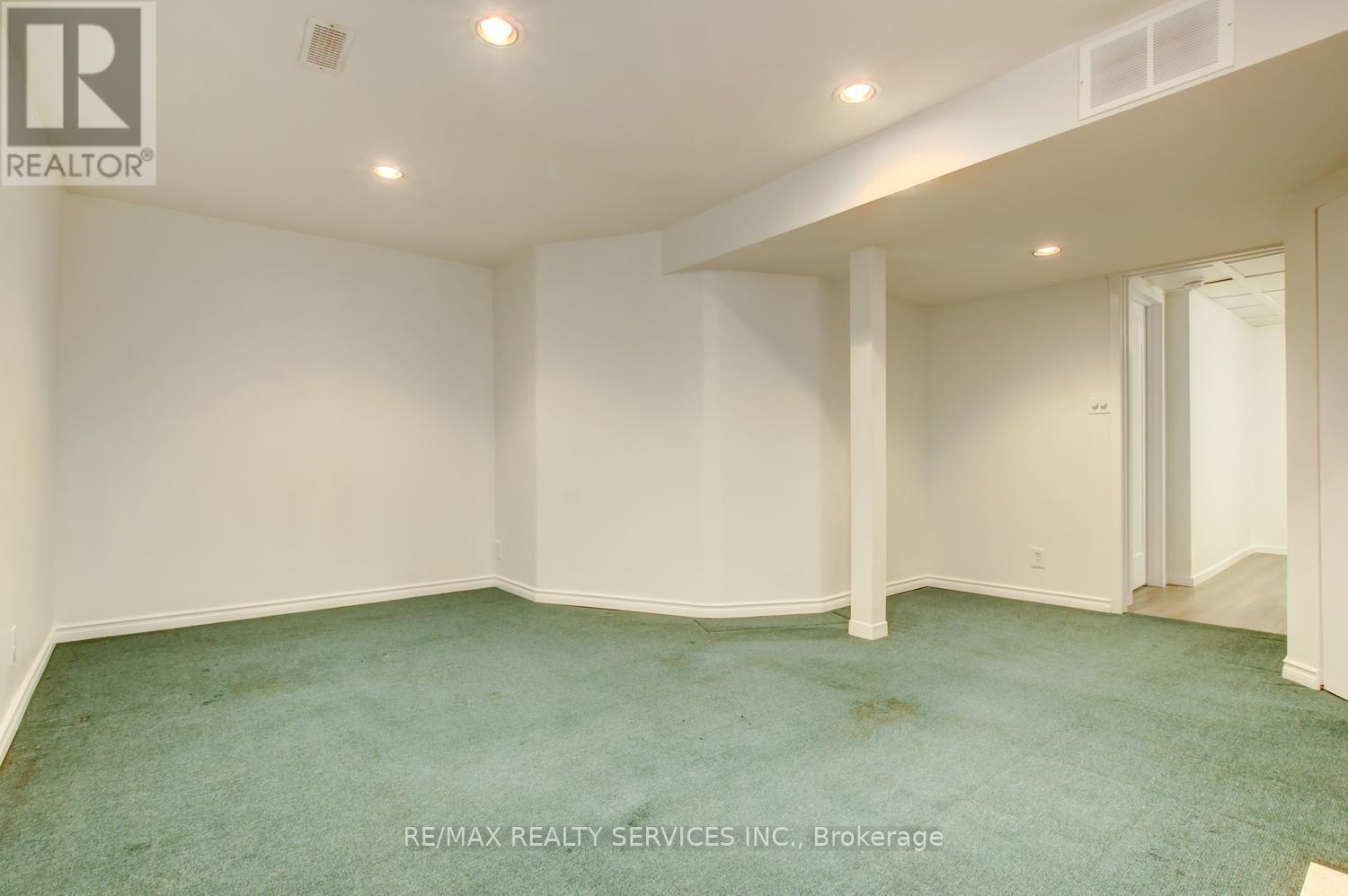 63 HERKES DRIVE - Image 27
