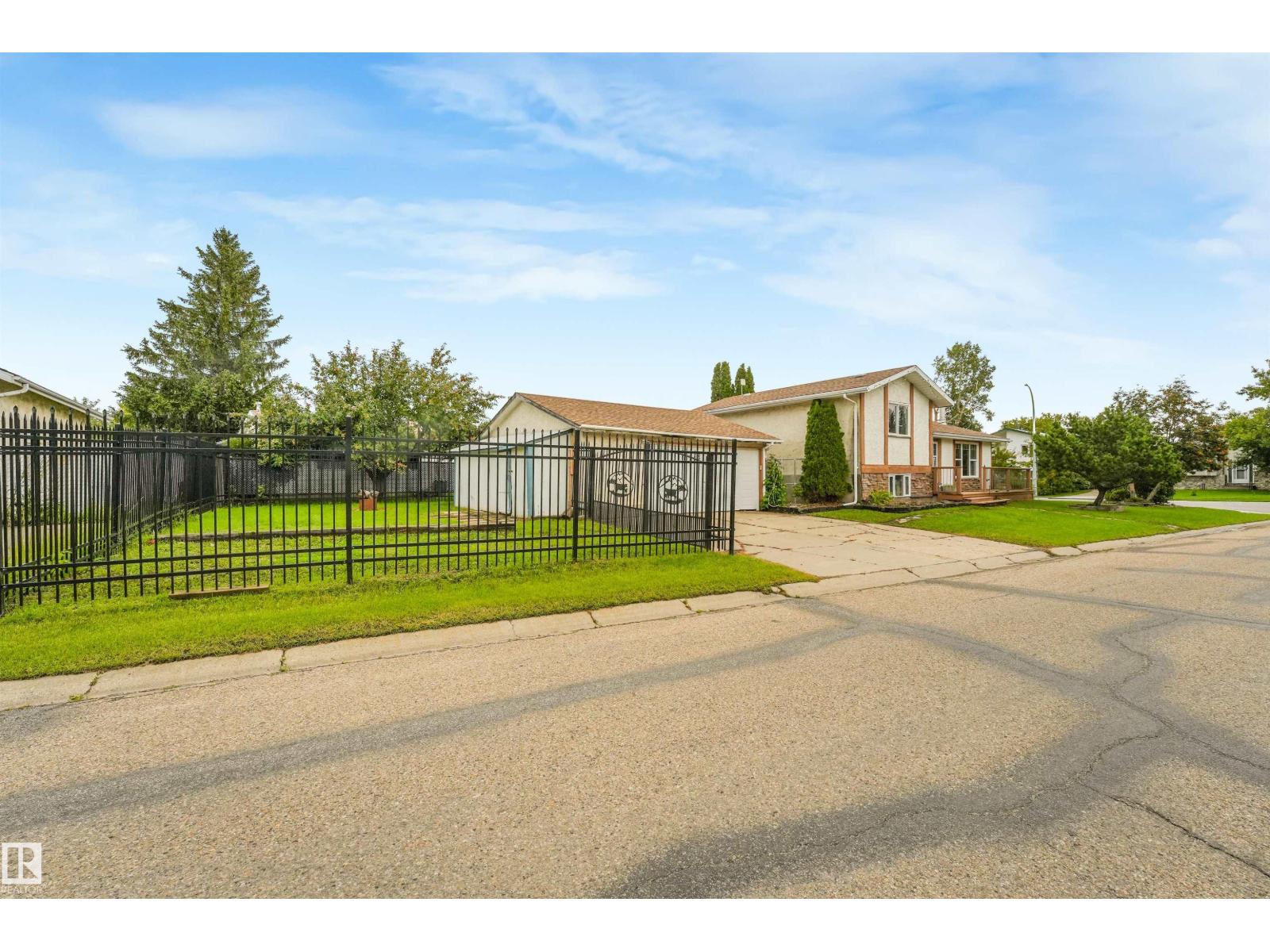 9702 95 Avenue - Photo 14