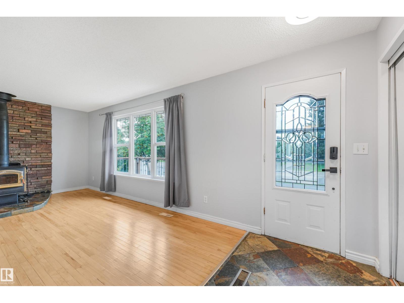 9702 95 Avenue - Photo 16