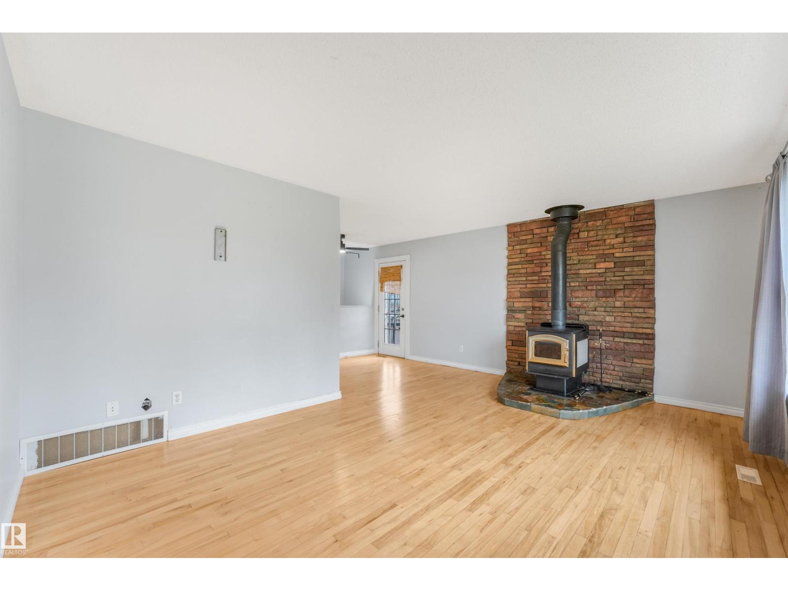 9702 95 Avenue - Photo 18