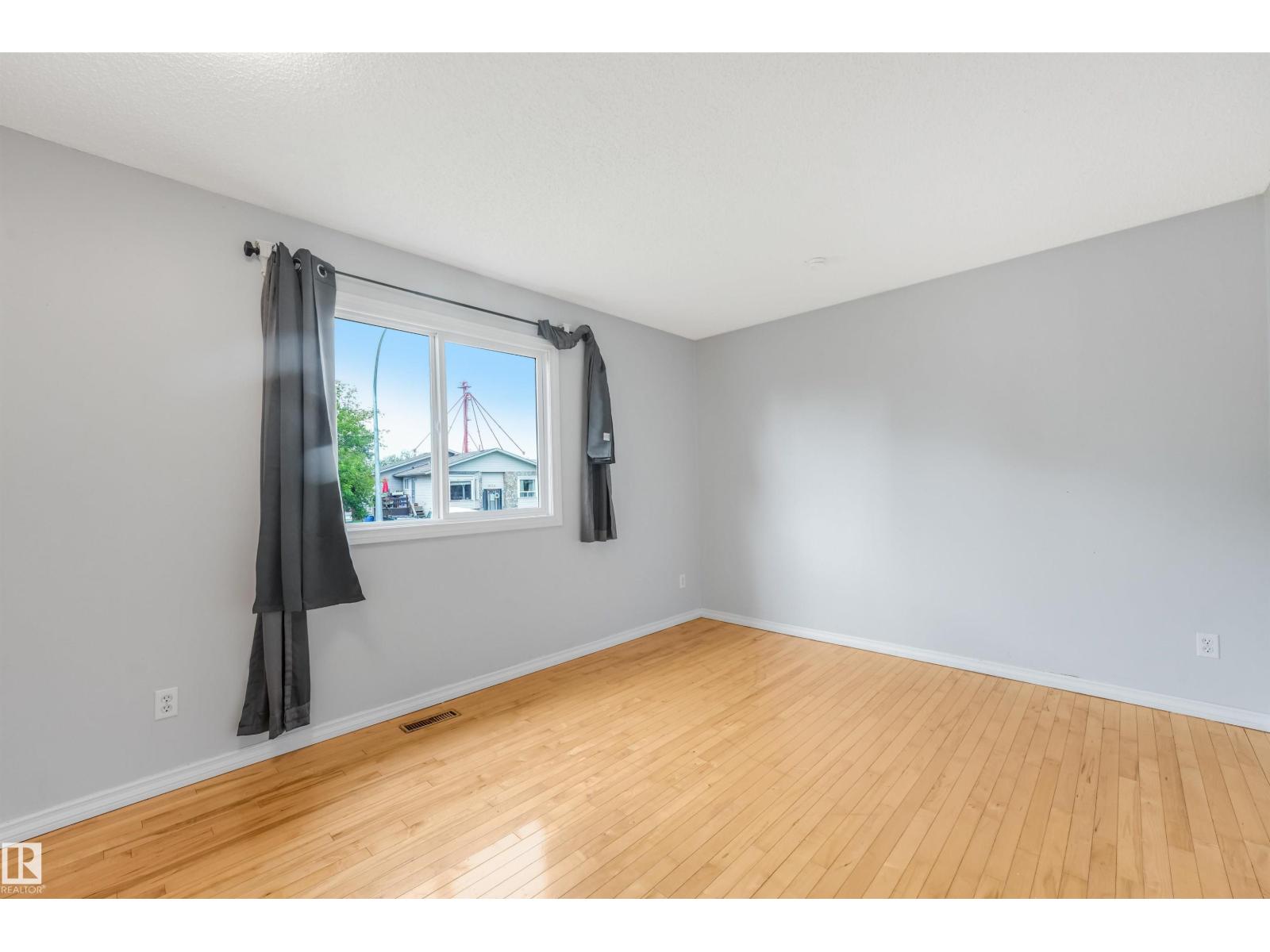 9702 95 Avenue - Photo 29