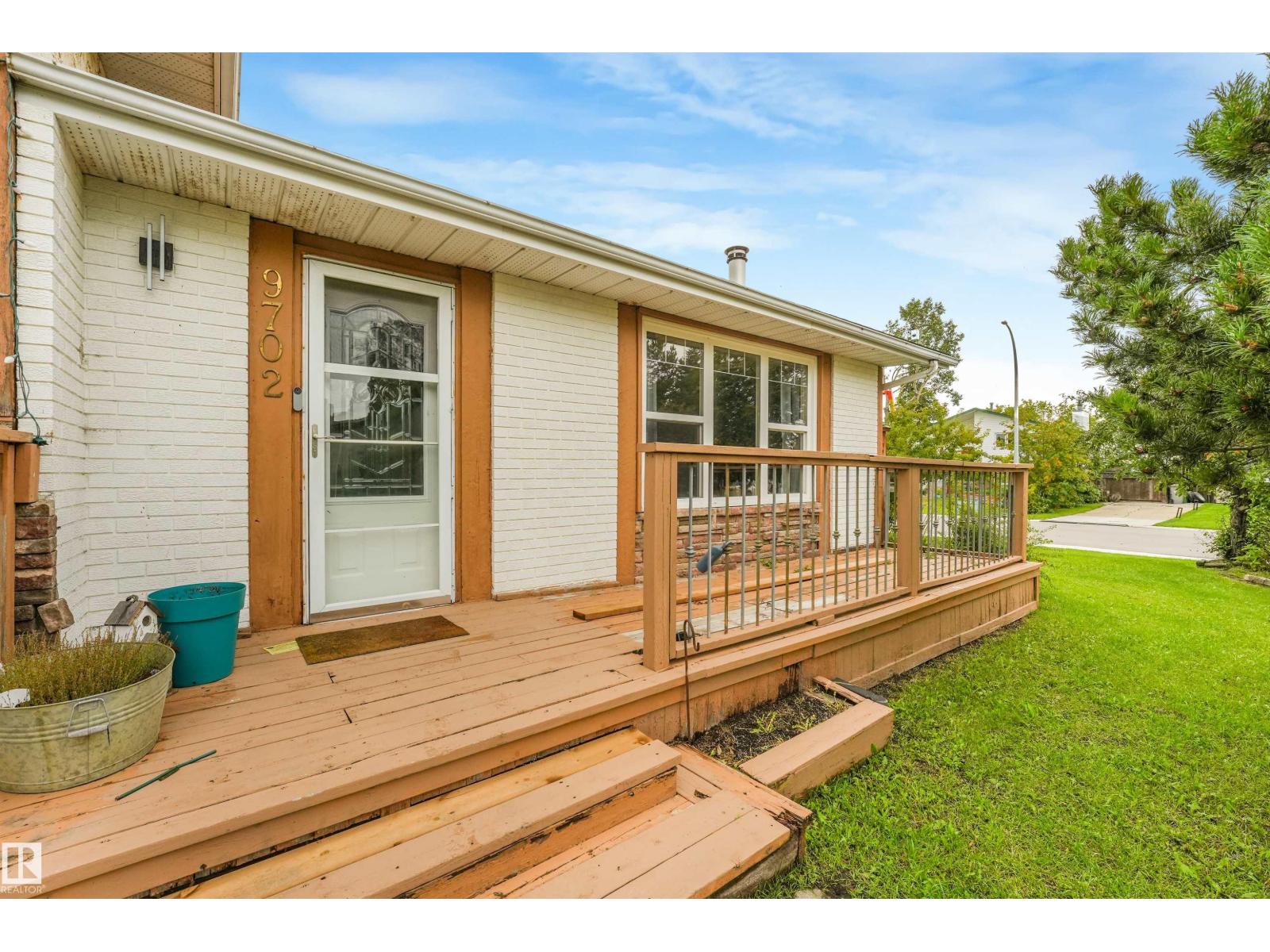 9702 95 Avenue