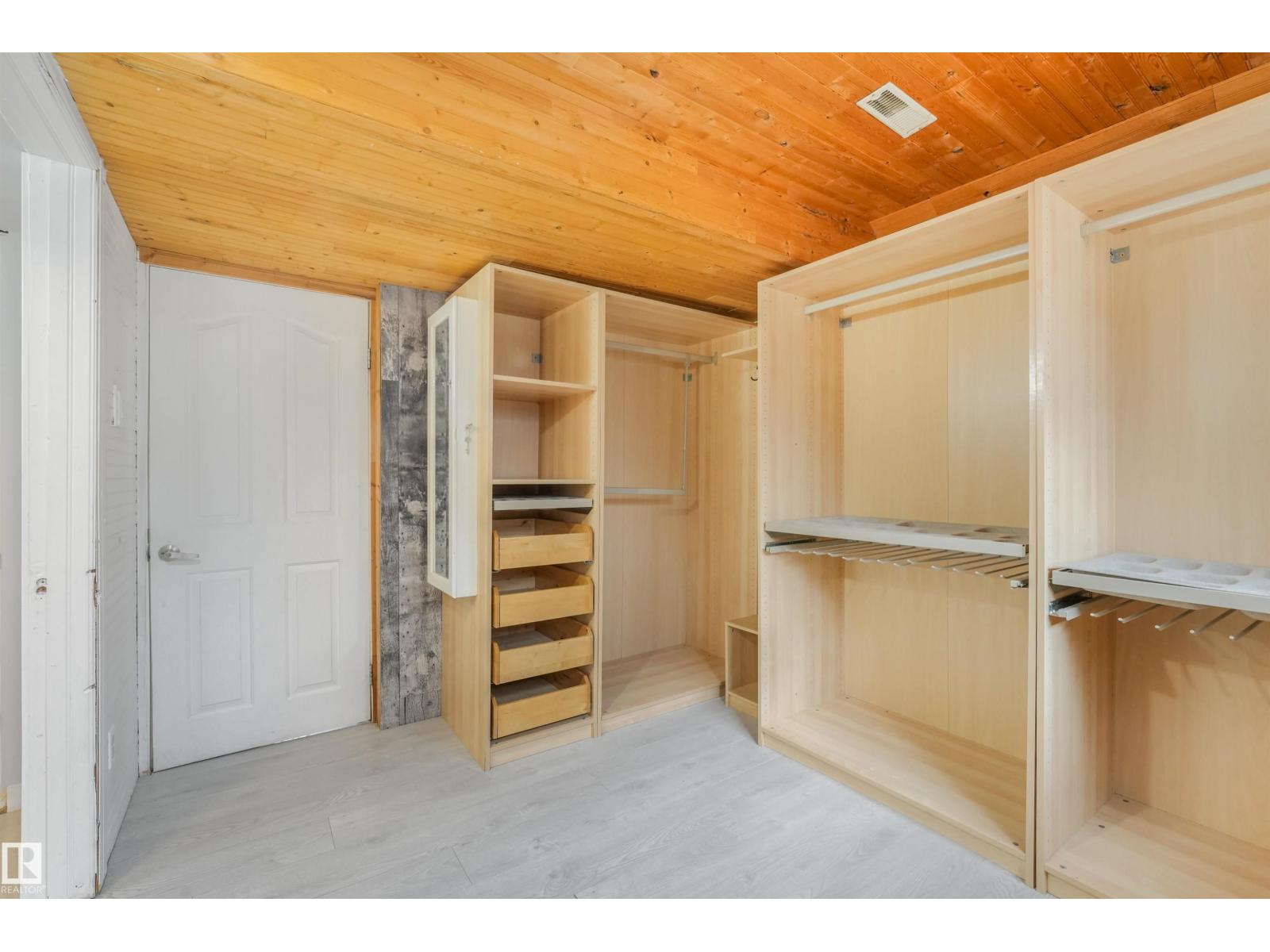 9702 95 Avenue - Photo 42