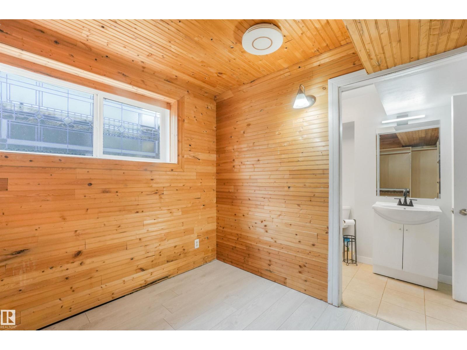9702 95 Avenue - Photo 43