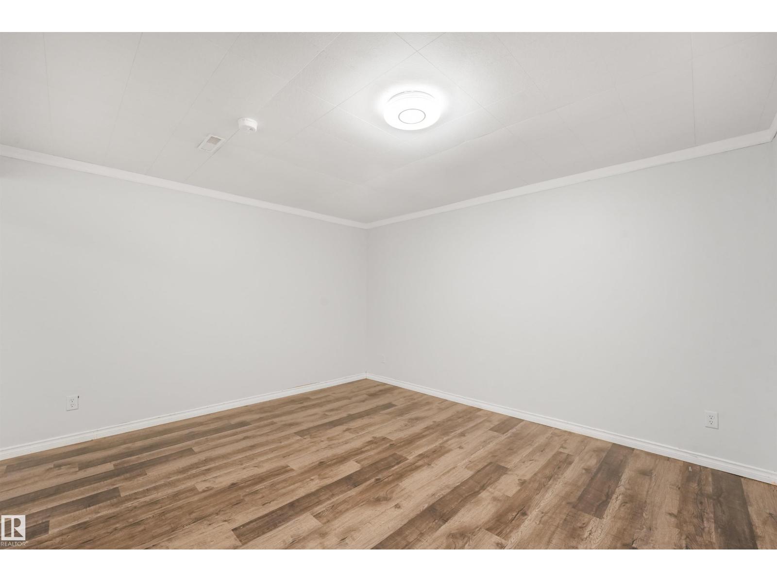 9702 95 Avenue - Photo 47