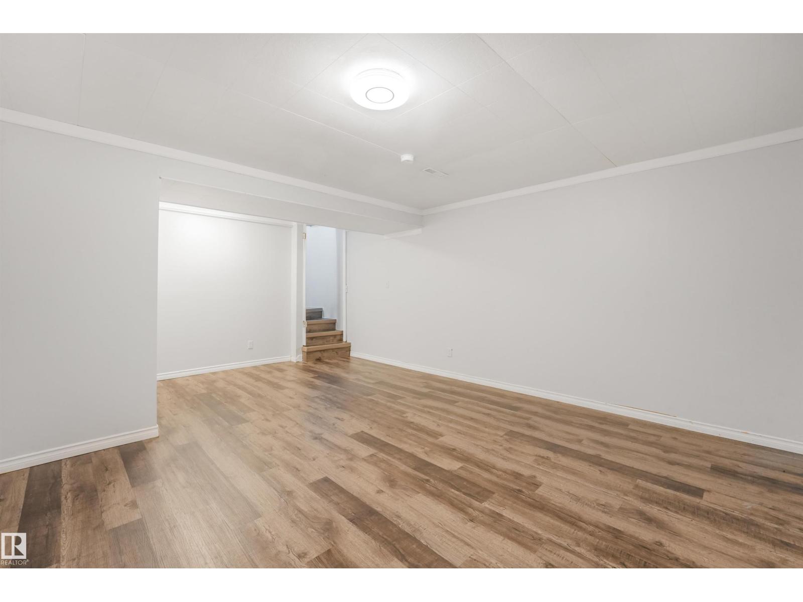 9702 95 Avenue - Photo 48