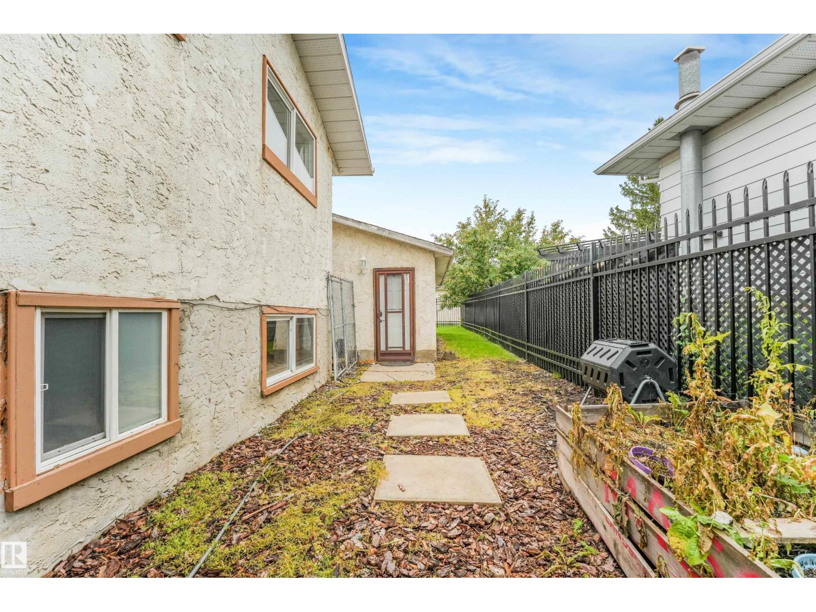 9702 95 AV - Image 59