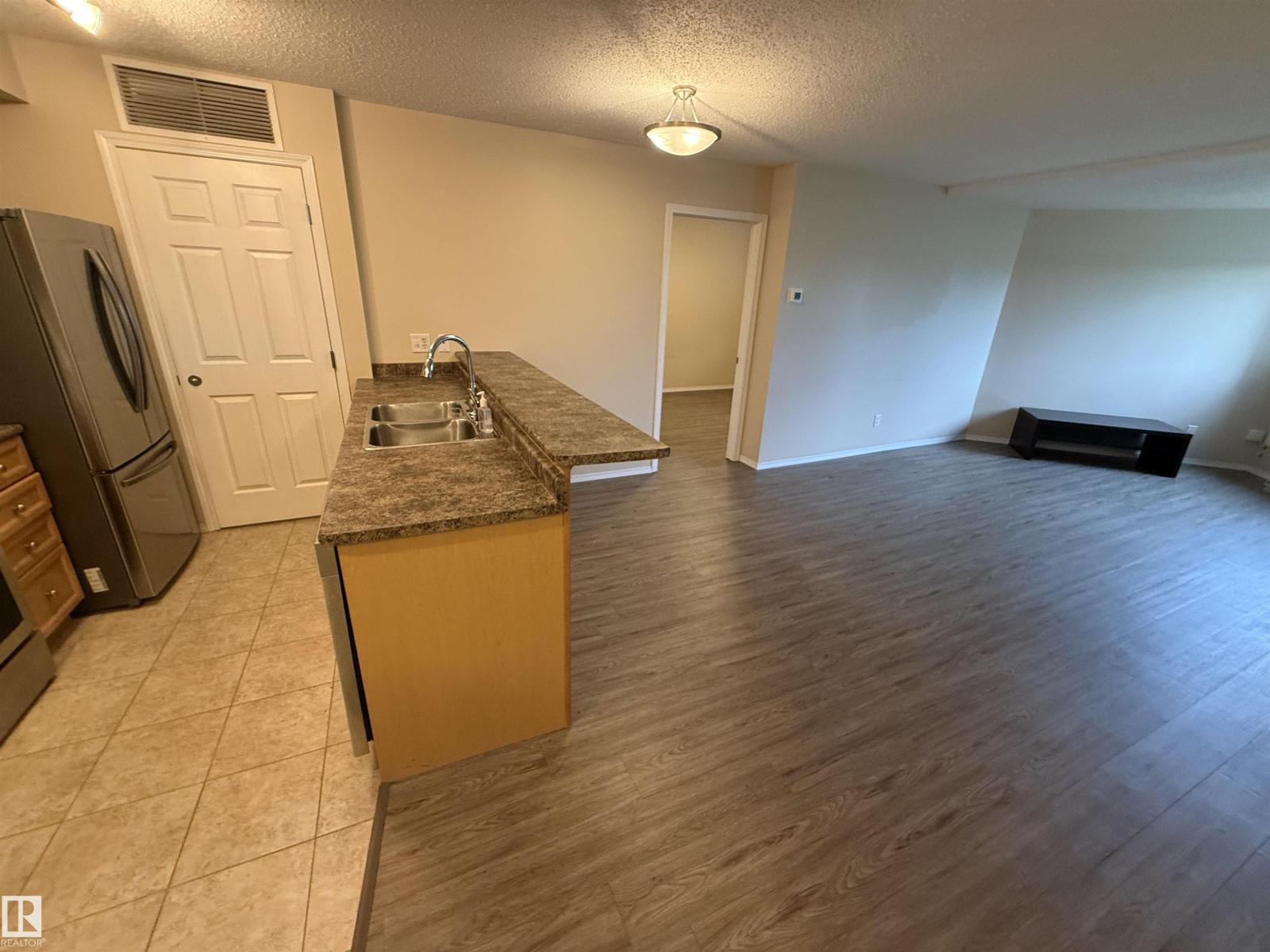 #208 6921 199 ST NW - 10