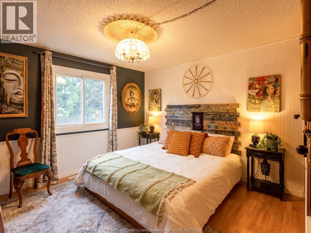 576 RICHMOND STREET - 16