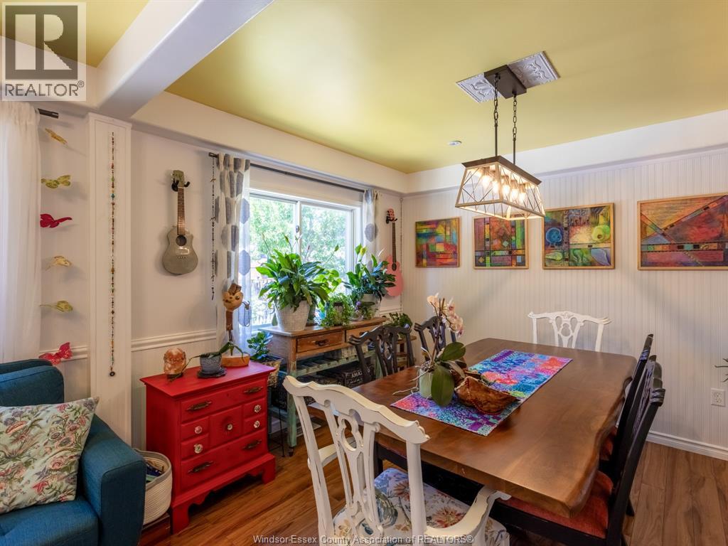 576 RICHMOND STREET - 25