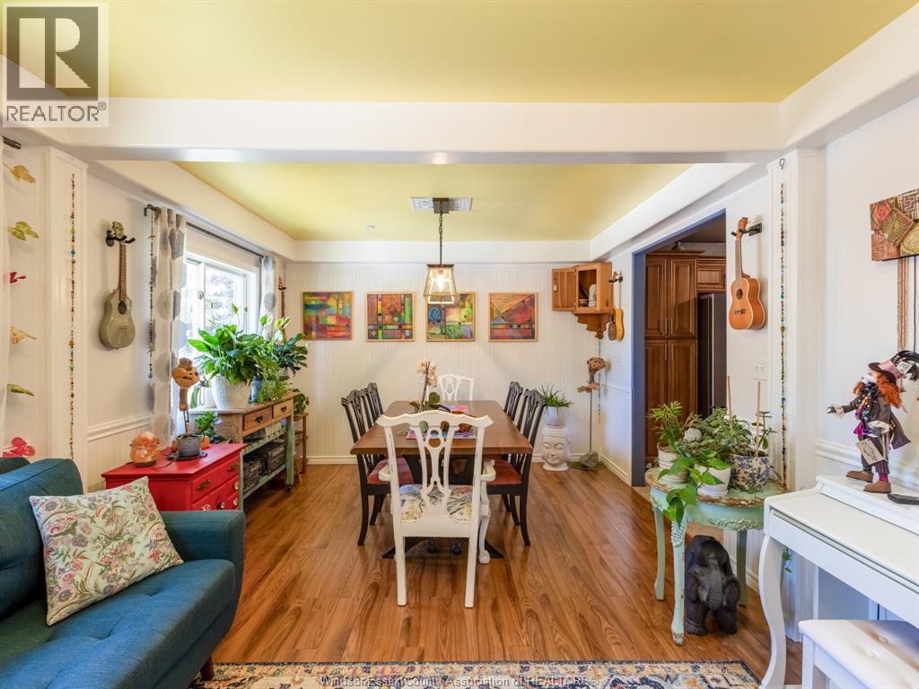 576 RICHMOND STREET - 27