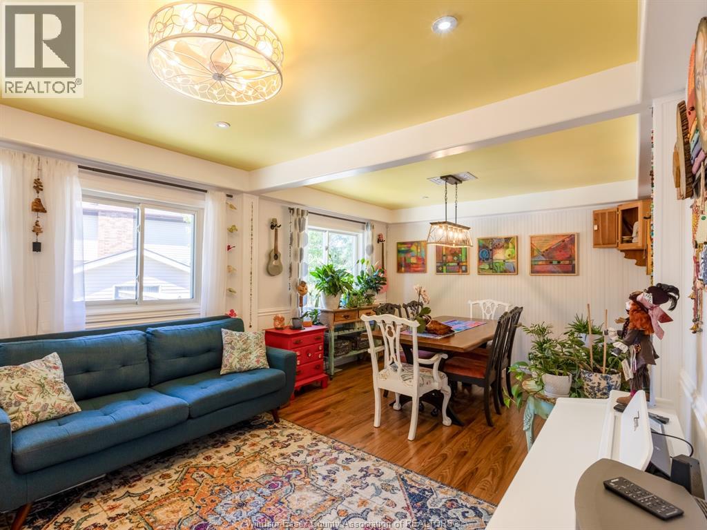 576 RICHMOND STREET - 29