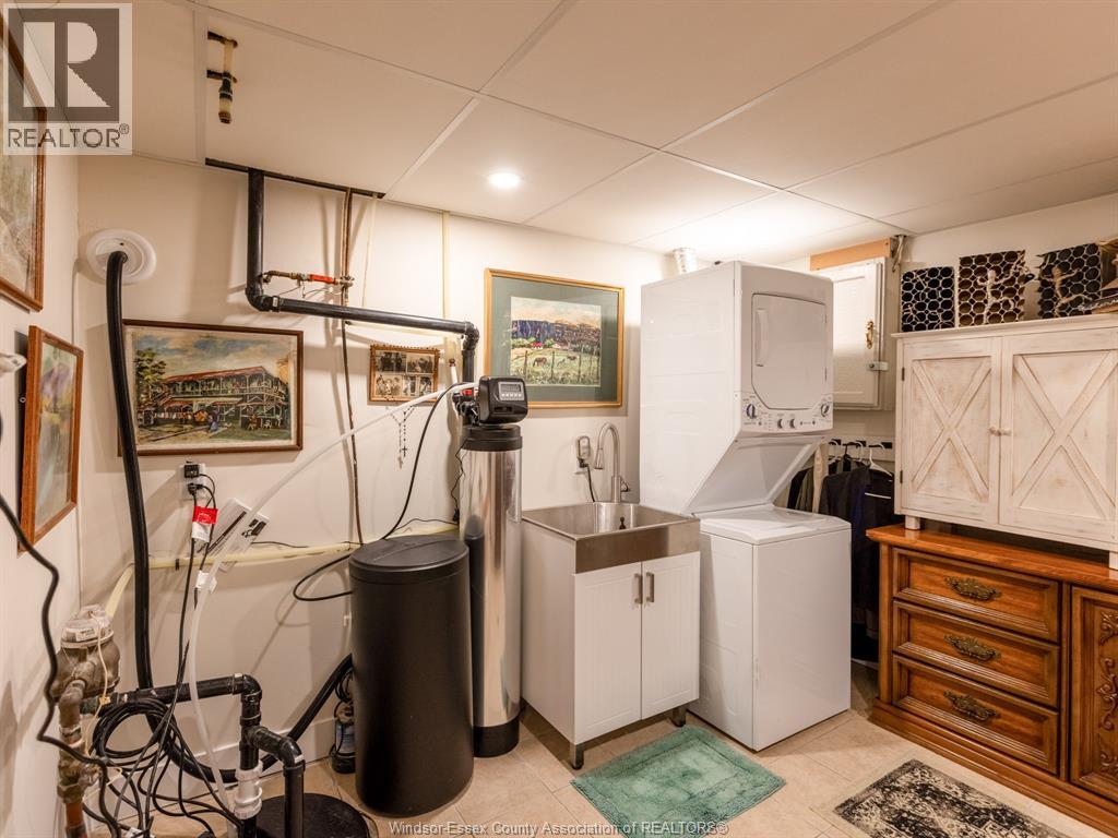 576 RICHMOND STREET - 40