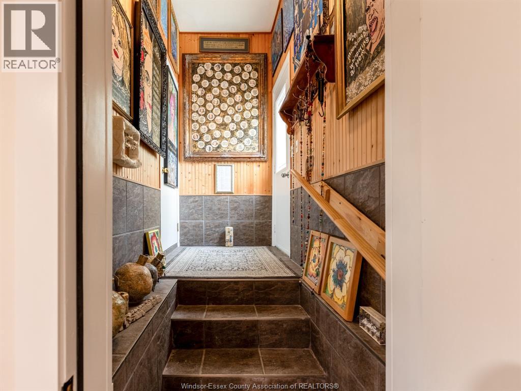 576 RICHMOND STREET - 41