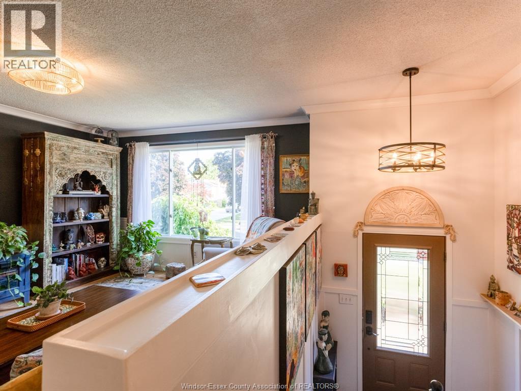 576 RICHMOND STREET - 7
