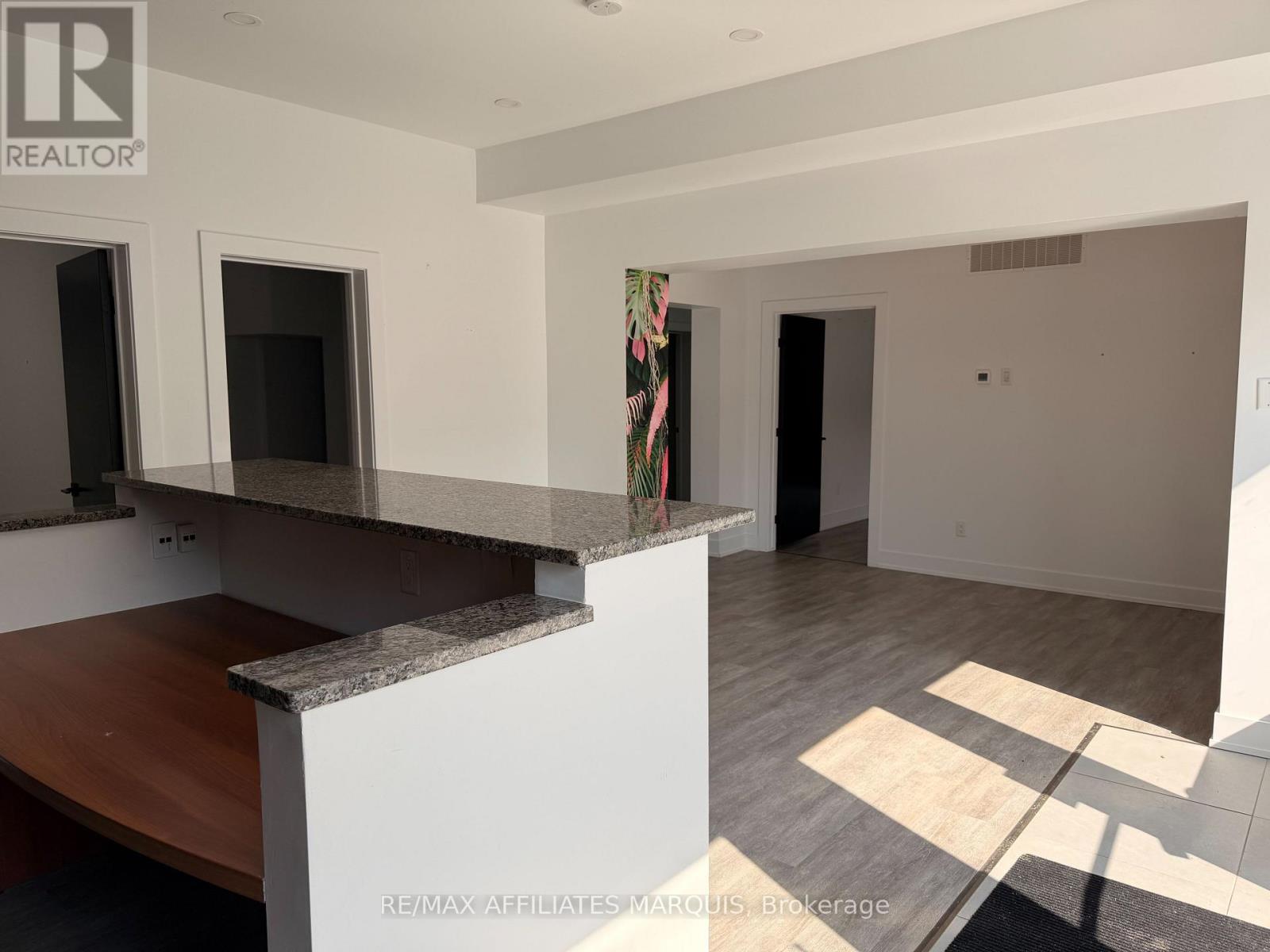 32 - 34 MARKET STREET N