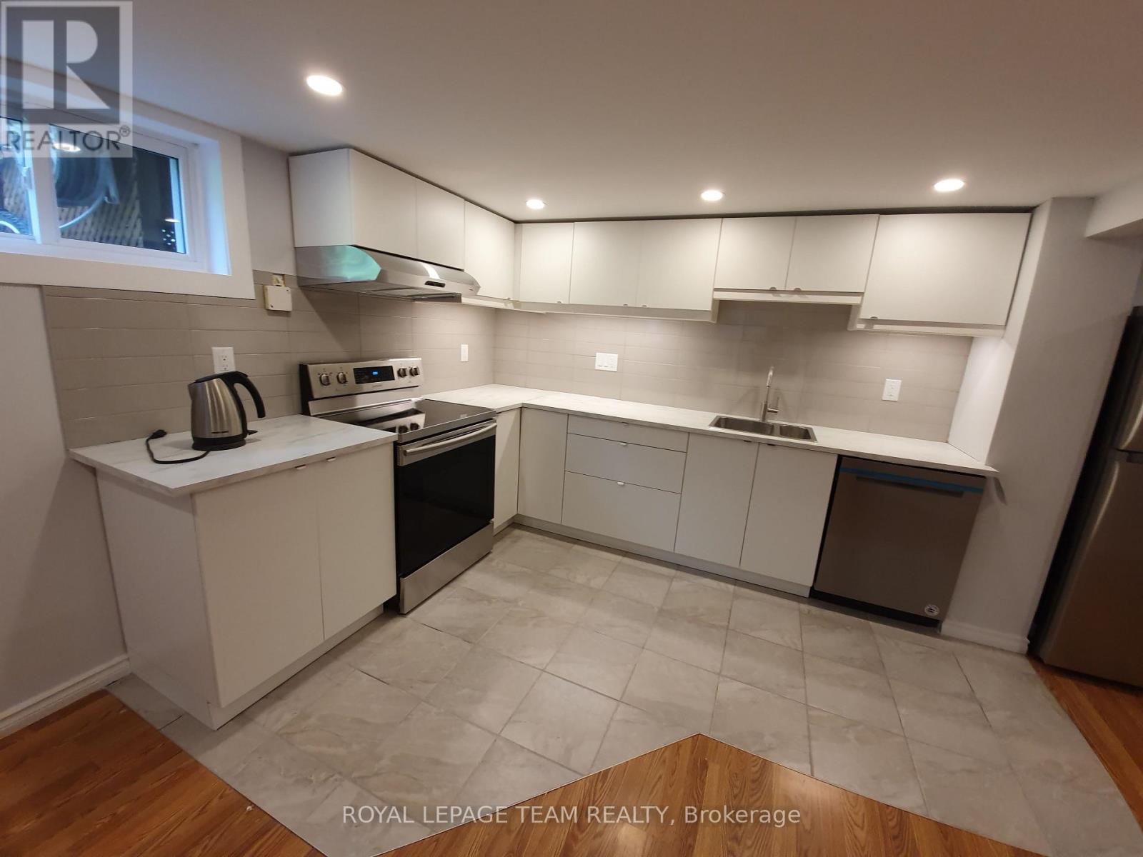 3 Bed, 2 Bath House for Rent in Ottawa – UPSTRS – 1015 PINECREST ROAD, Ottawa – MLS# X13669888 - Image 11