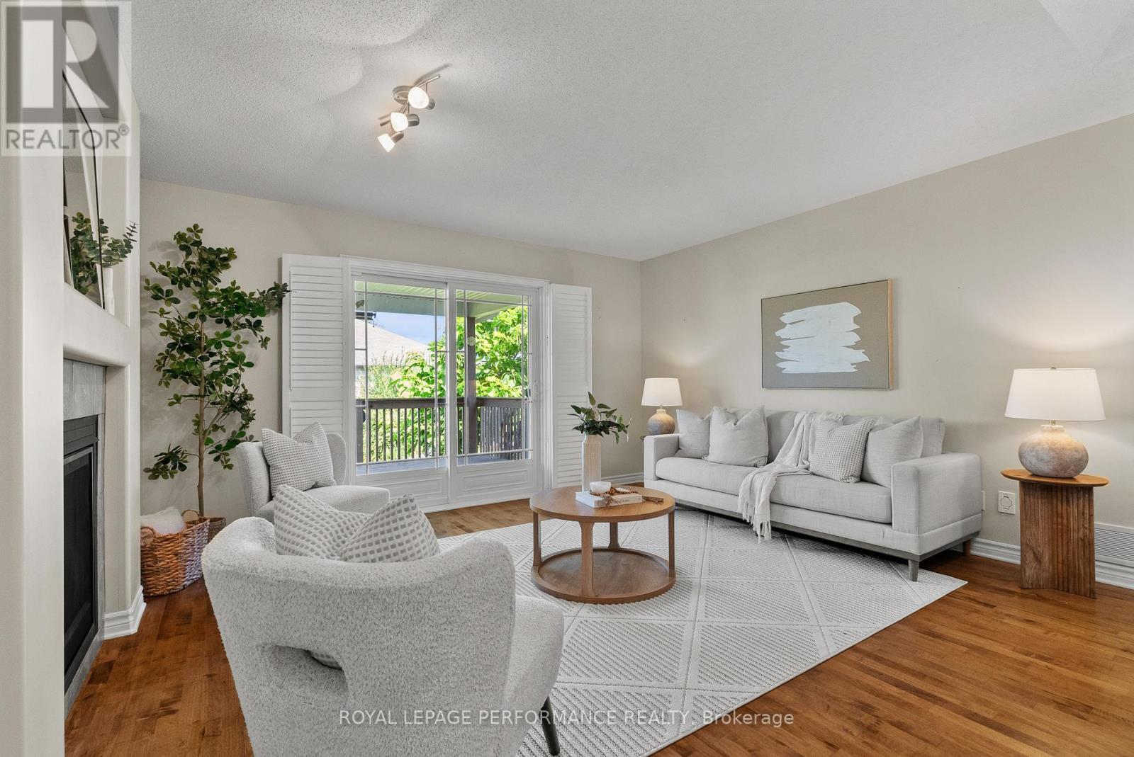 7 ABBEY CRESCENT - 14