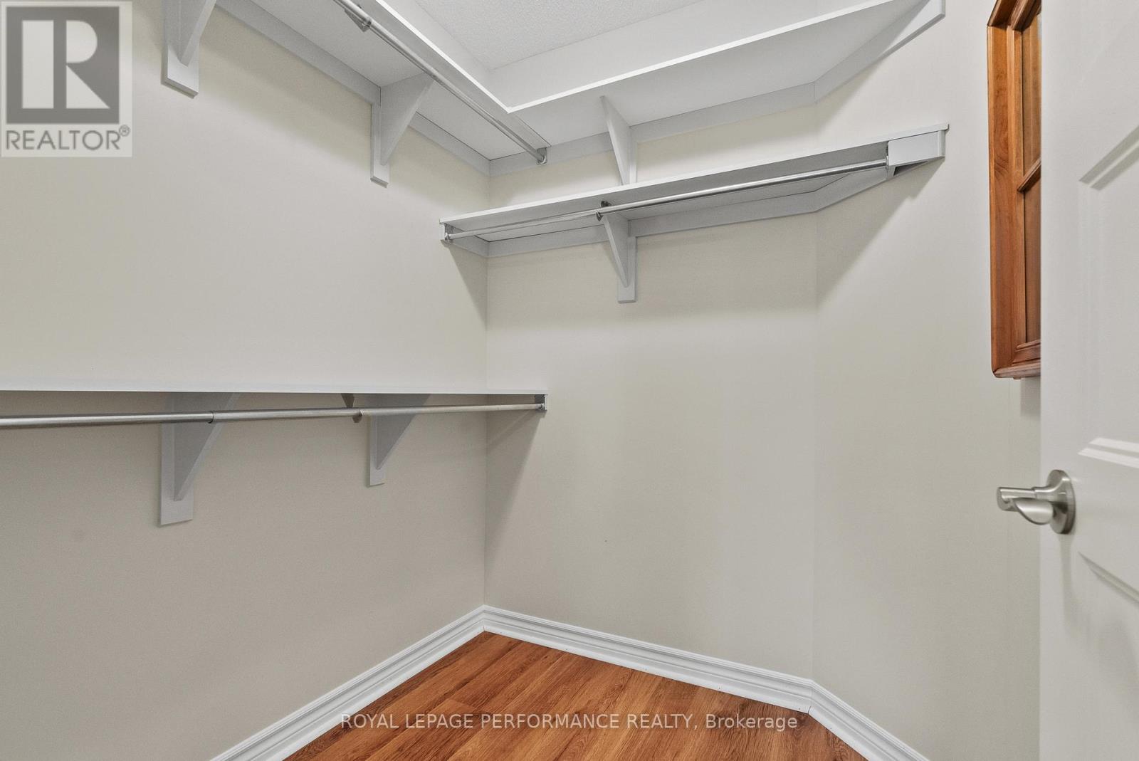 7 ABBEY CRESCENT - 19
