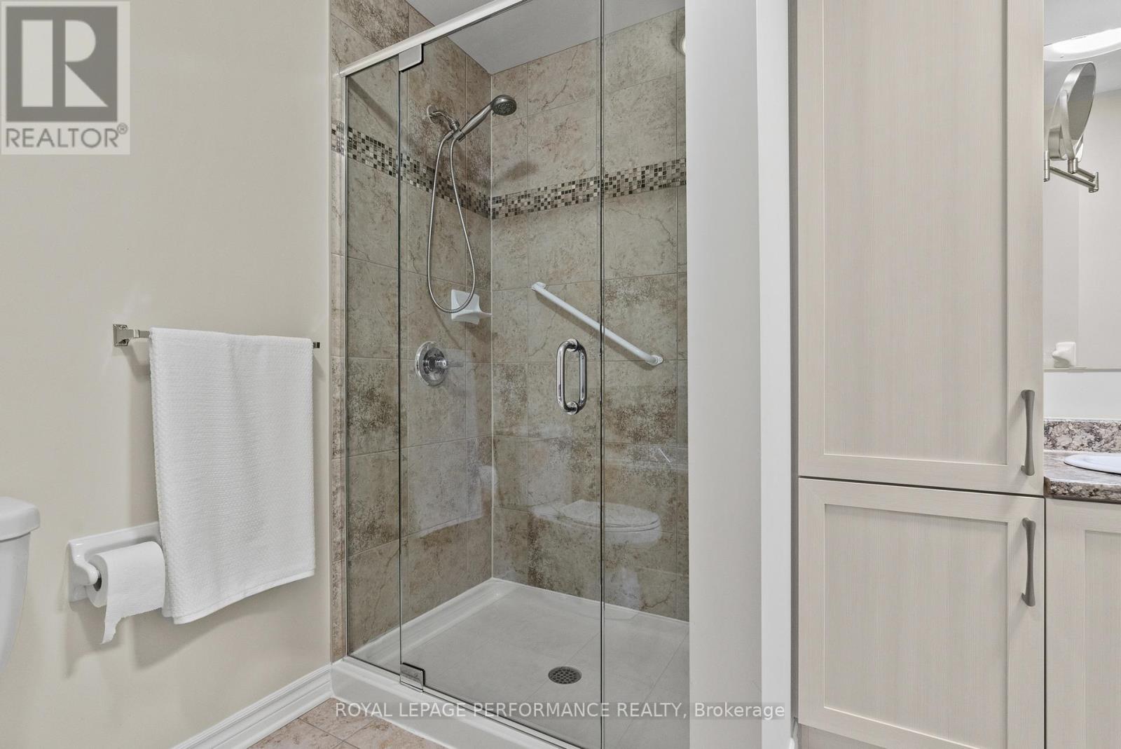 7 ABBEY CRESCENT - 22
