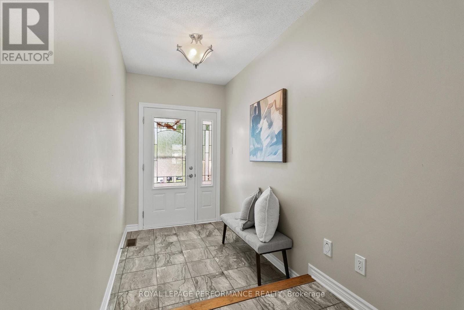 7 ABBEY CRESCENT - 4