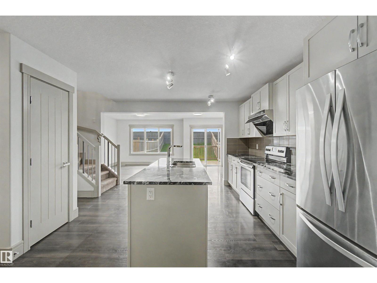 7307 ARMOUR Crescent SW - Photo 6