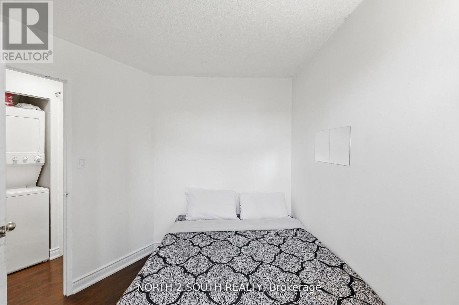 #505 270 QUEENS QUAY W - 9