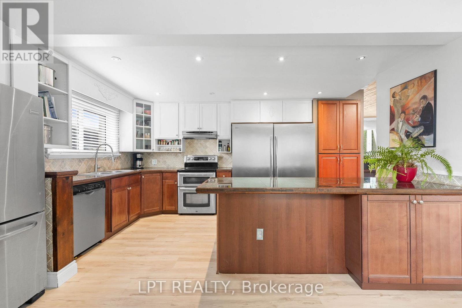 427 LAKE DRIVE E - 17