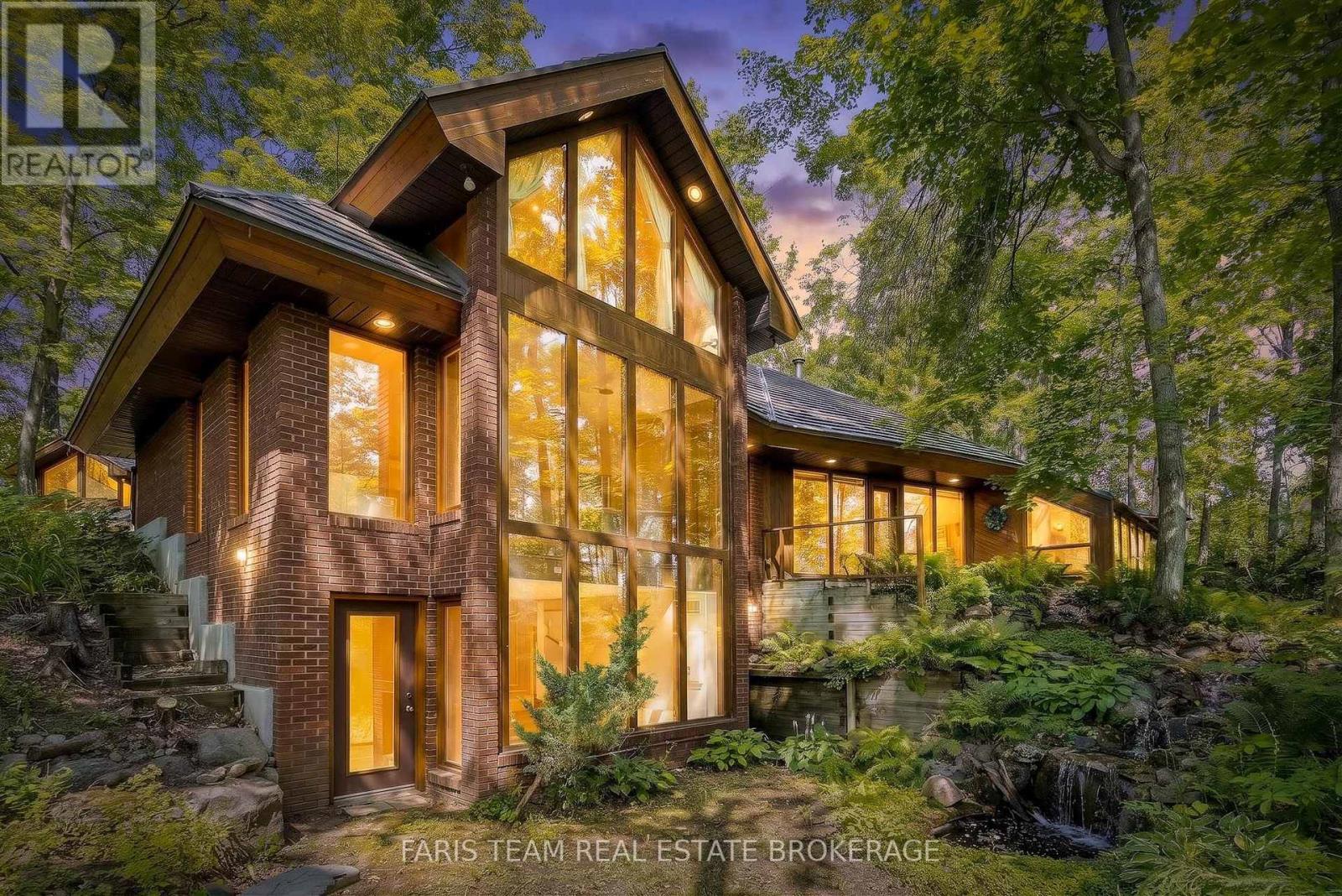 15 SCOTTDALE DRIVE