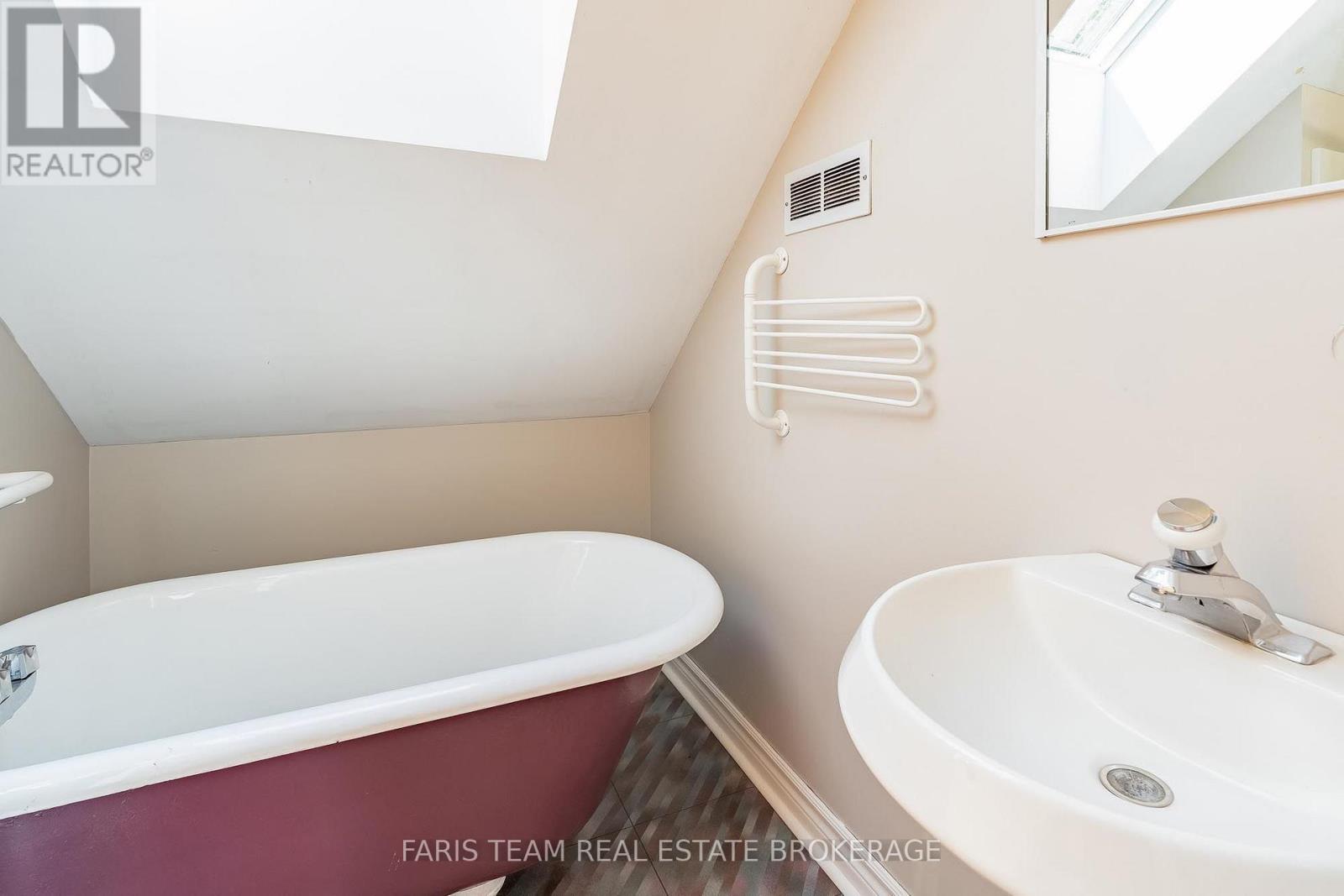 15 SCOTTDALE DRIVE - Image 29