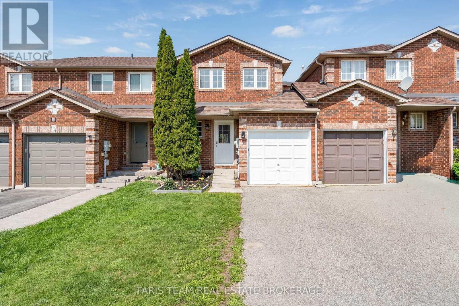 6 RAYMOND CRESCENT - 1
