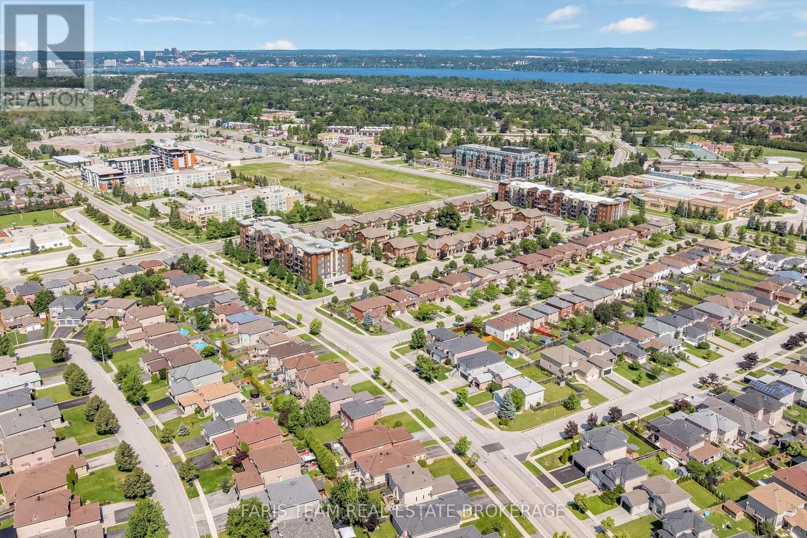 6 RAYMOND CRESCENT - 26