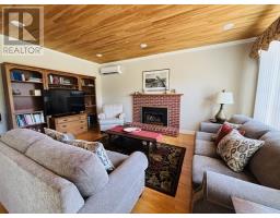 9 Seaview Crescent thumbnail 14